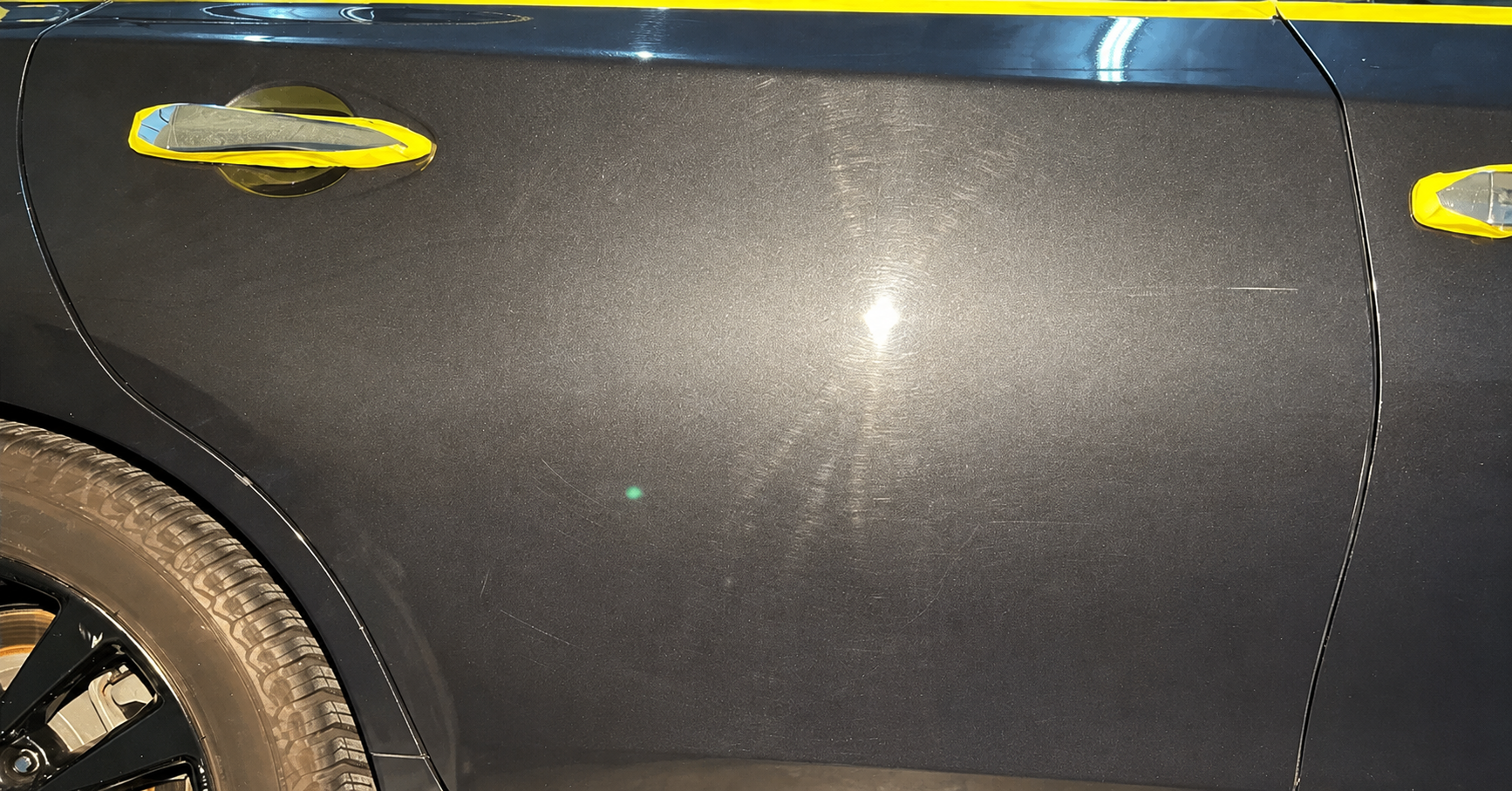 Auto na de detailingbehandeling